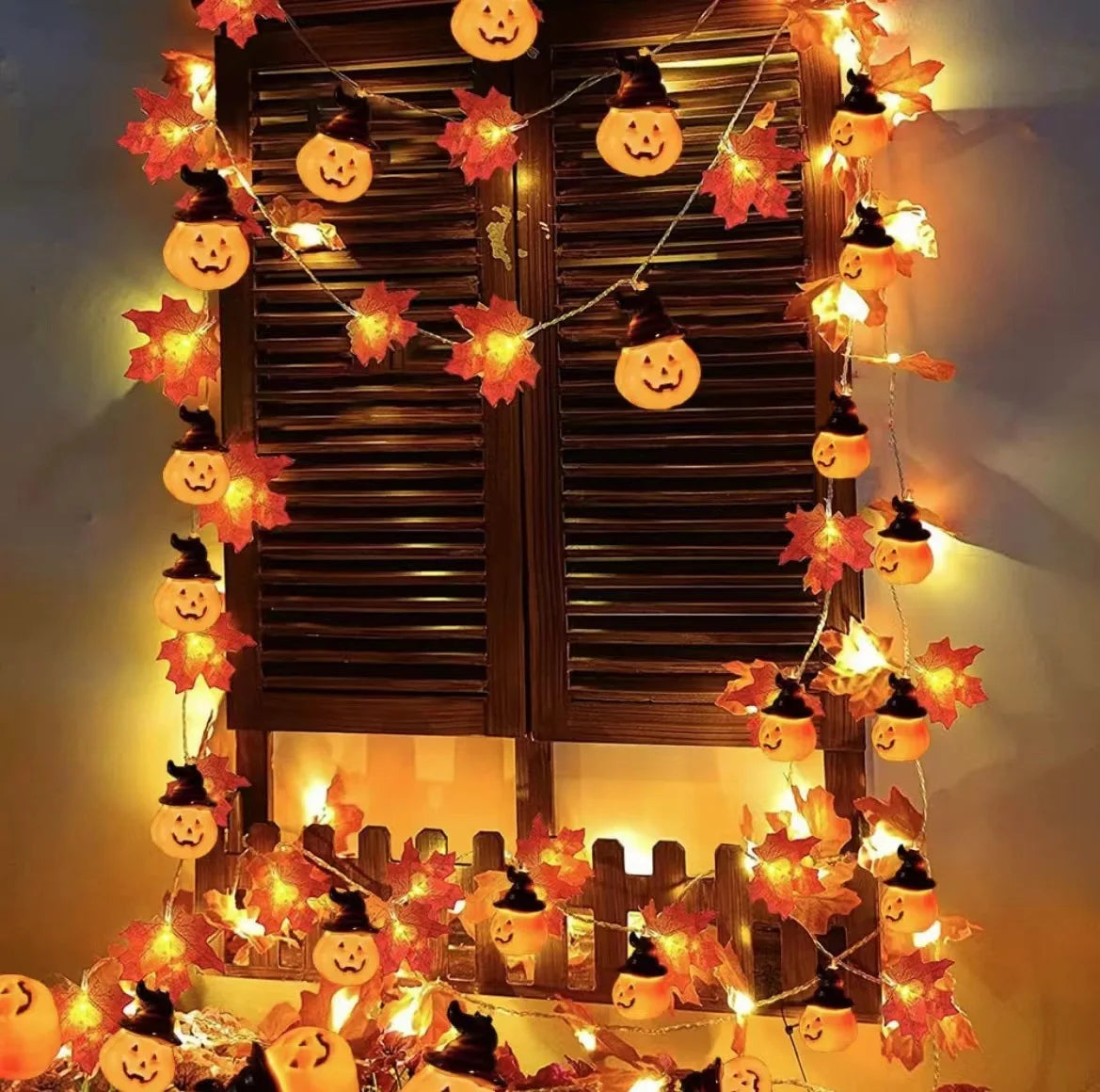 Autumn Maple Leaf & Pumpkin LED Garland – Halloween & Home Decor